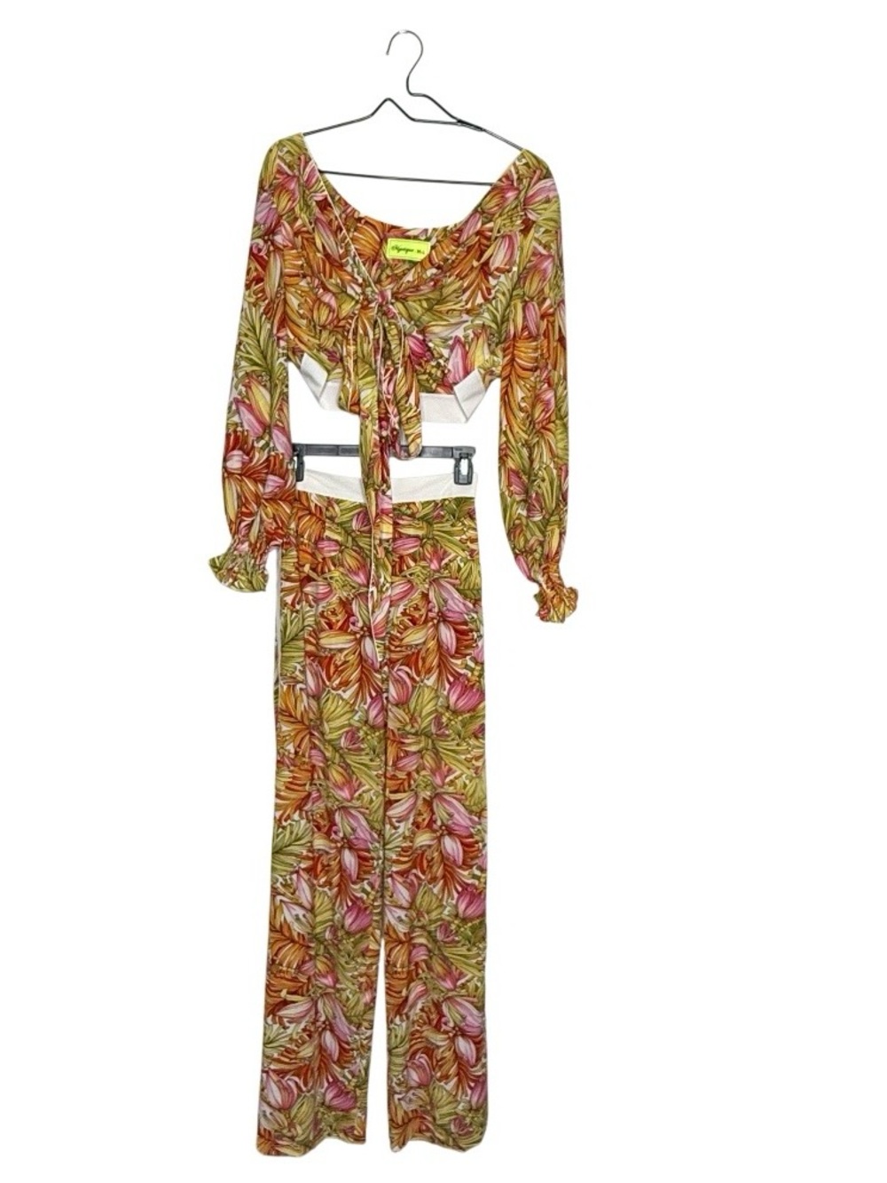 Mystique Beach Floral Two
Piece Set M/L Top Small Pants
Tropical Resort Wide Leg